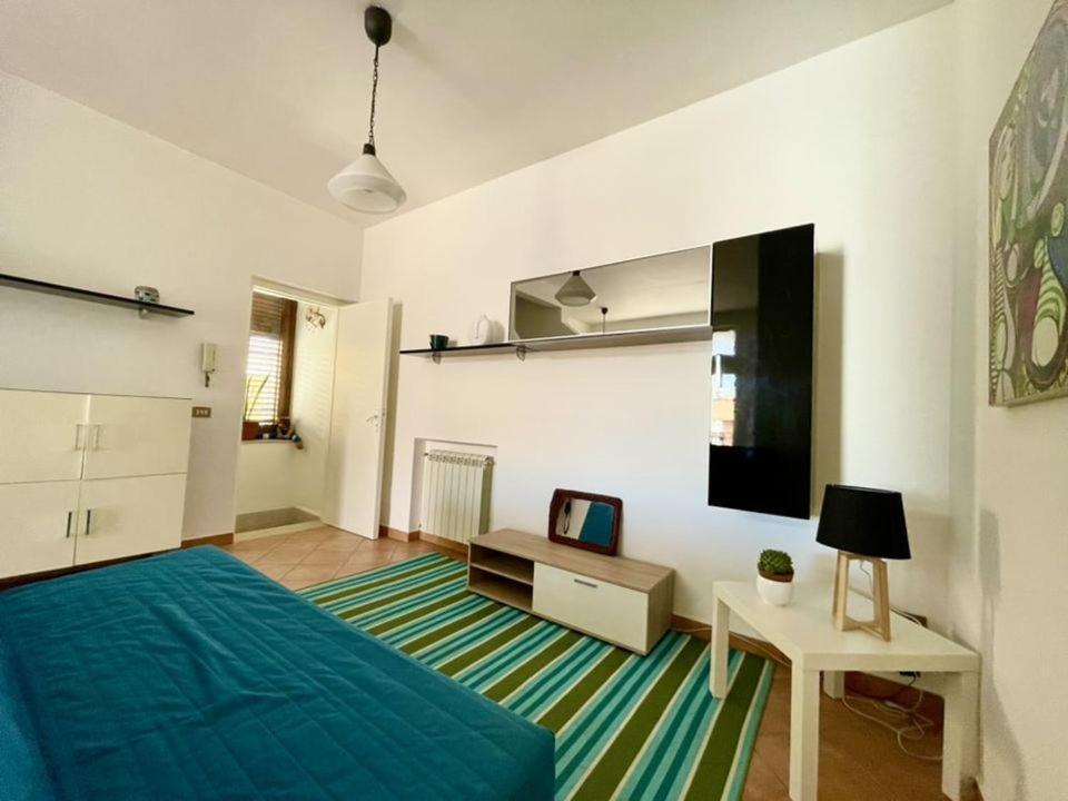 Apartment In The Center Теразини Екстериор снимка