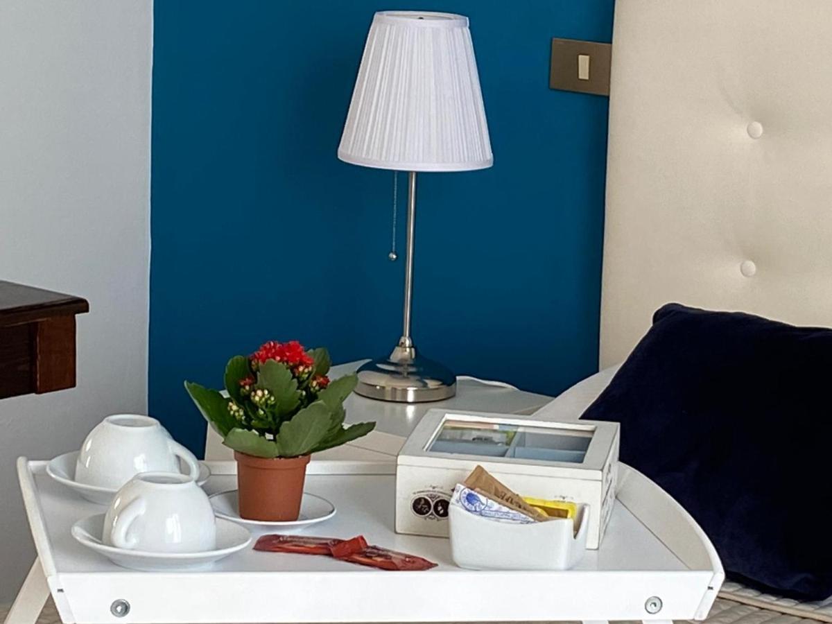 Apartment In The Center Теразини Екстериор снимка